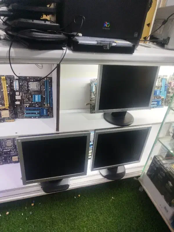 مانیتور 17 اینچ|قطعات و لوازم جانبی رایانه|ورامین, خیر آباد|دیوار