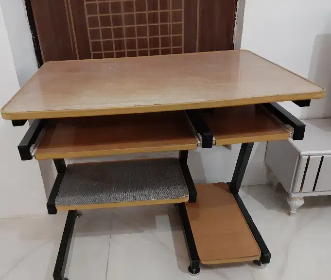 میز تحریر|میز تحریر و کامپیوتر|شهرکرد, |دیوار