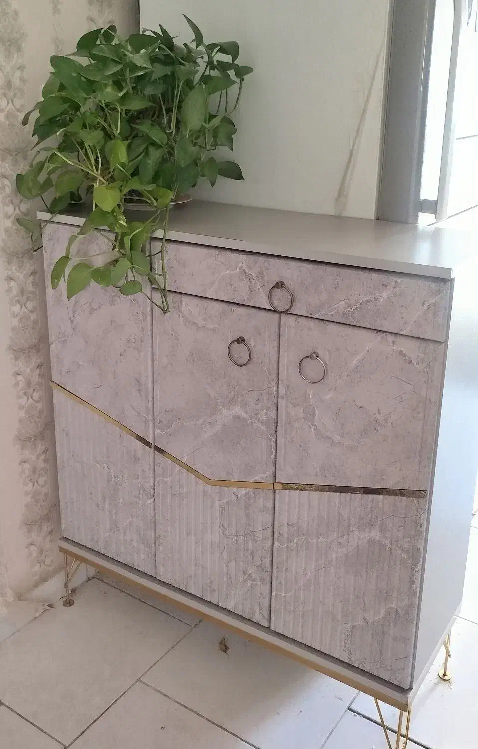 جاکفشی جادار|جاکفشی، کمد، دراور|پرند, فاز ۱|دیوار