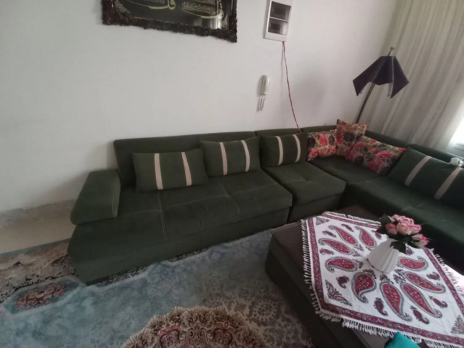 مبل راحتی|مبلمان خانگی و میز عسلی|آبپخش, |دیوار