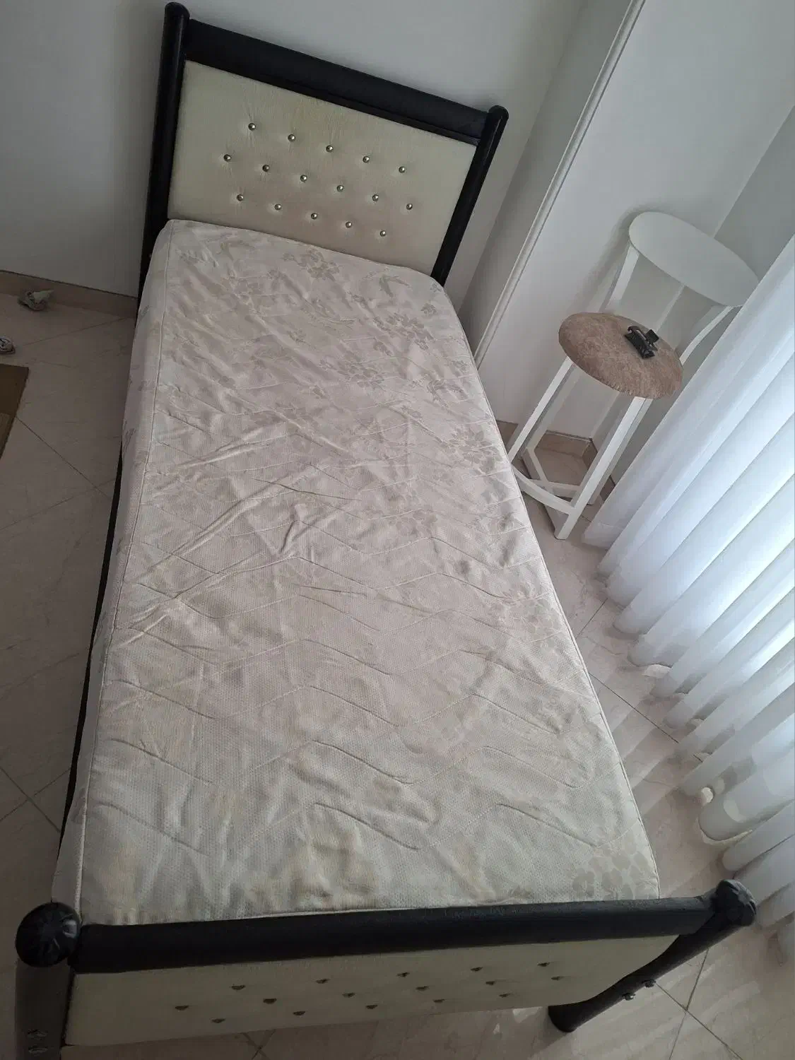 تخت فلزی . کفه فلزی .خوشخواب طبی .دوتا روکش|تخت و سرویس خواب|بابلسر, |دیوار