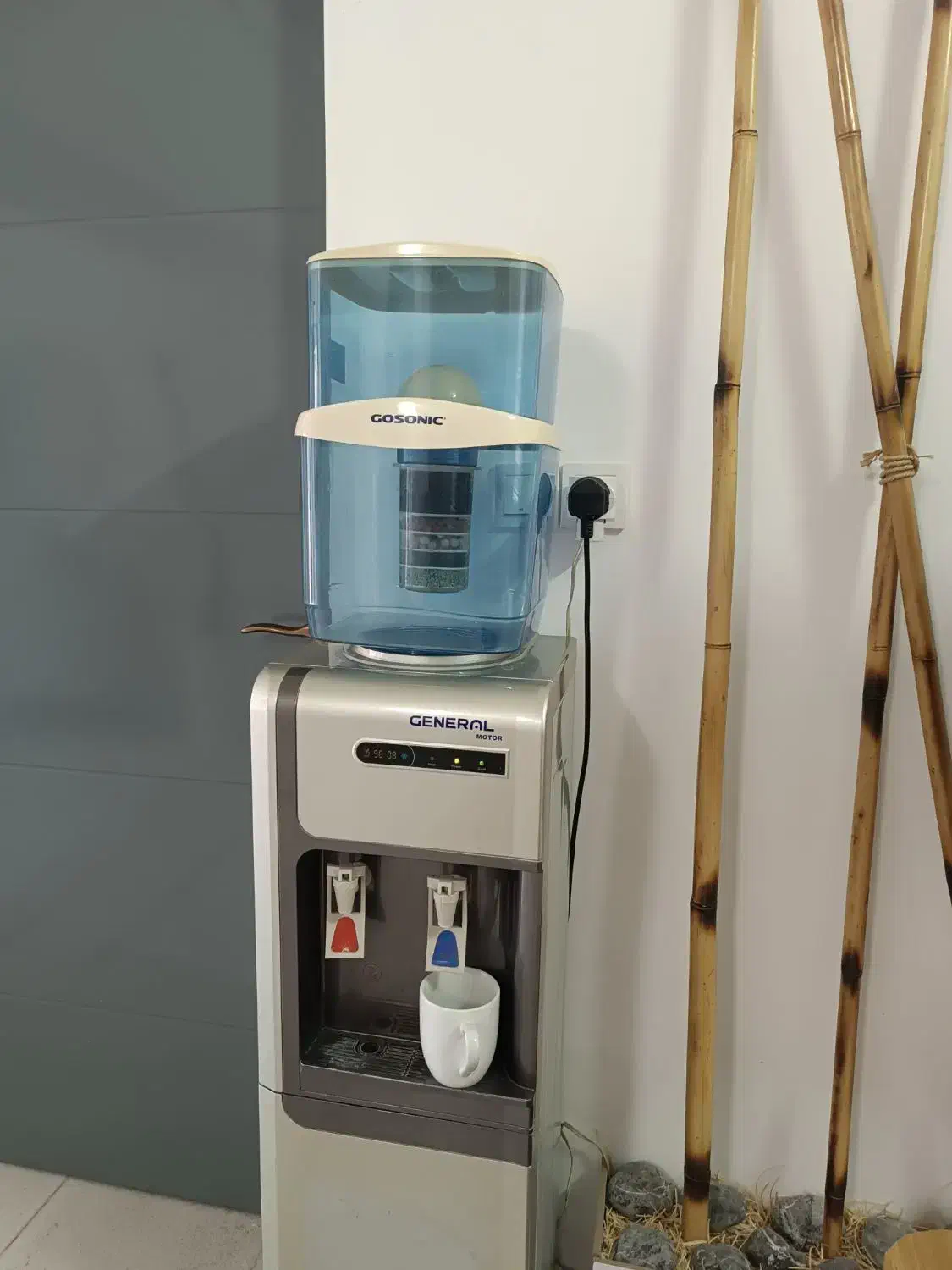 مخزن / منبع / تصفیه / ابسردکن|آبسردکن و تصفیه آب|جهرم, |دیوار