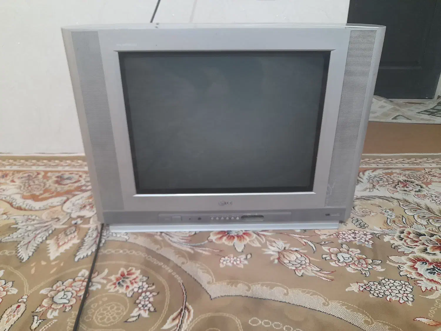 تلویزیون ۲۱صفحه تخت الجی|تلویزیون و پروژکتور|قزوین, |دیوار