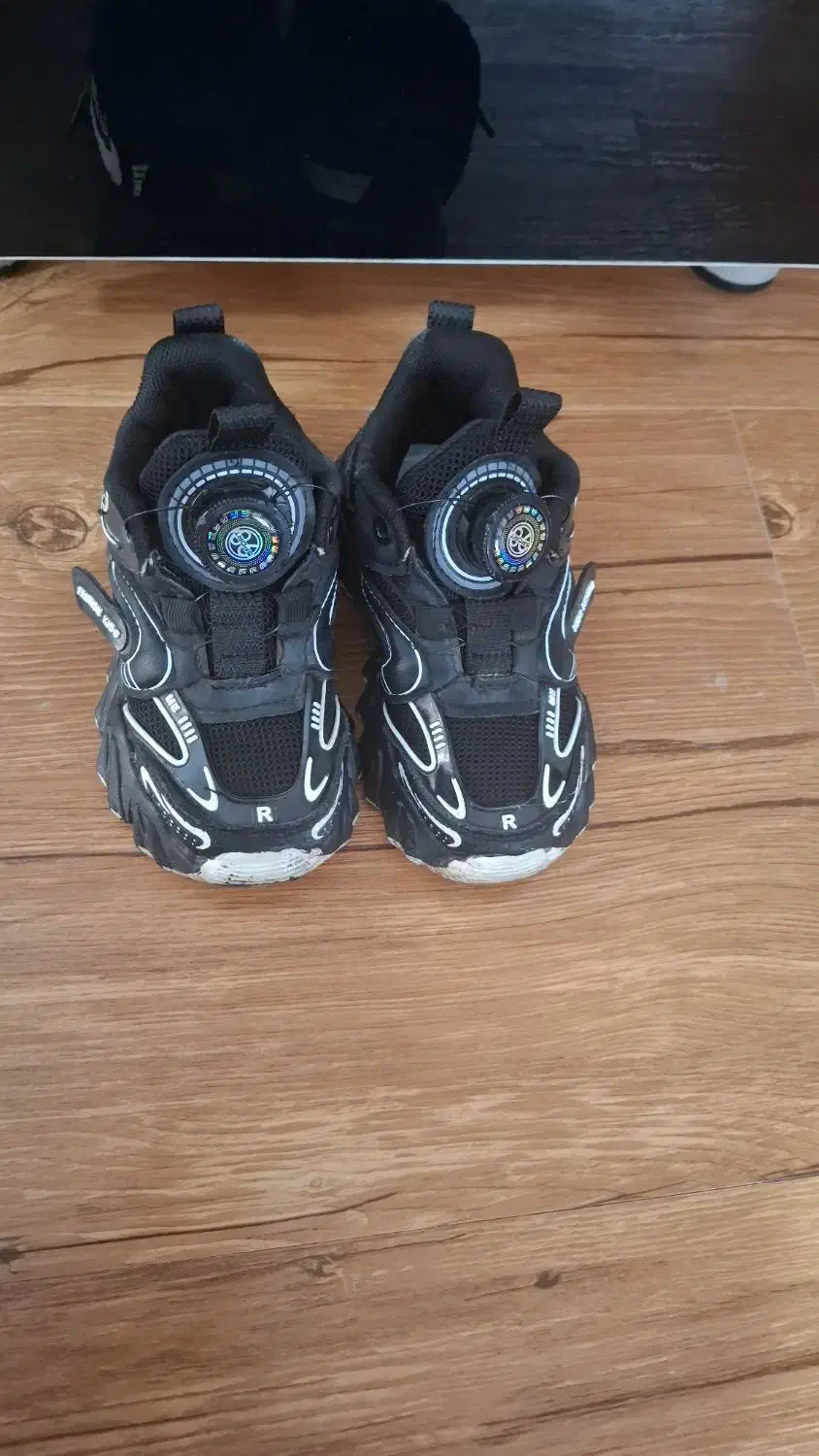 کتونی خارجی|کفش و لباس بچه|ساری, |دیوار