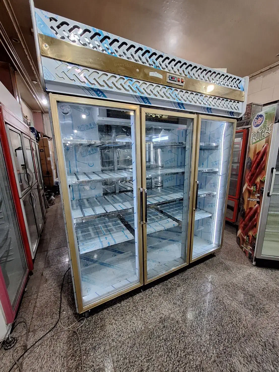 یخچال ۳ درب تمام استیل با عمق ۸۵|فروشگاه و مغازه|اصفهان, فردوان|دیوار