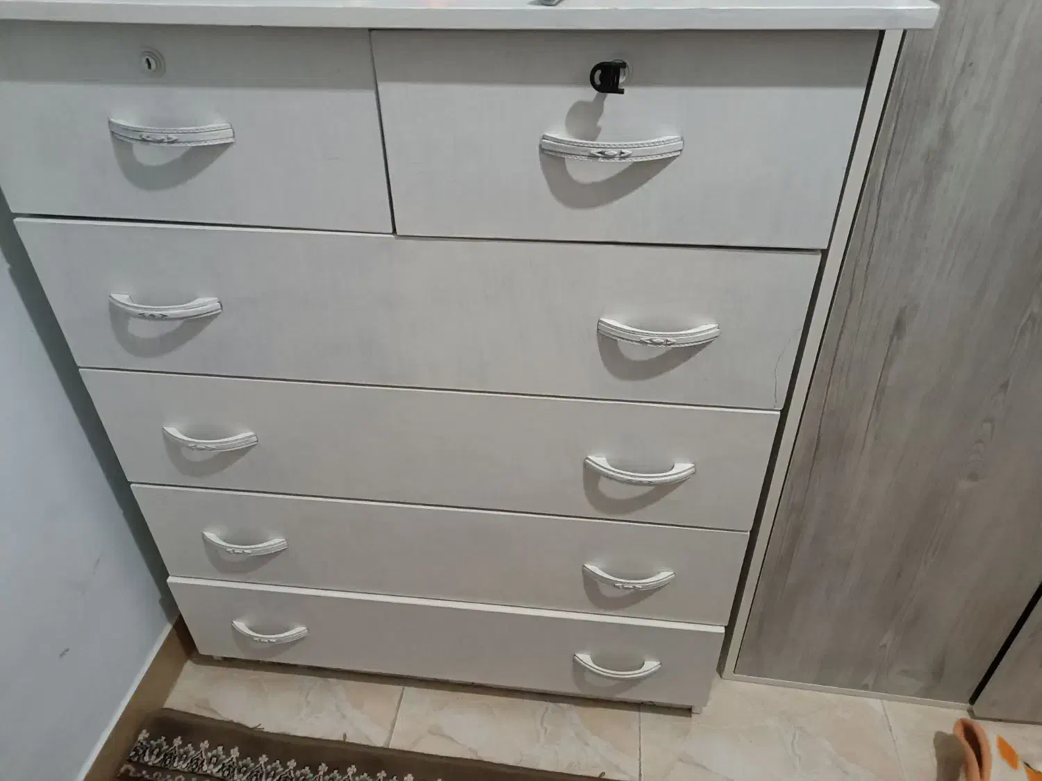 دلاور و کمد|جاکفشی، کمد، دراور|سمنان, |دیوار