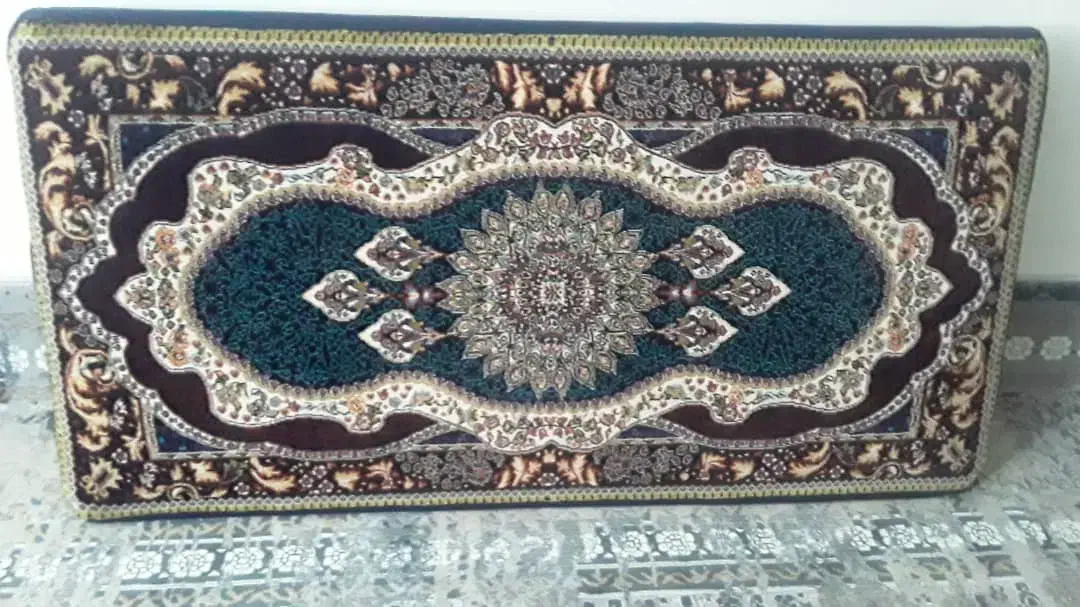 یک جفت پشتی در حد نو|پشتی|کاشان, درب یلان|دیوار