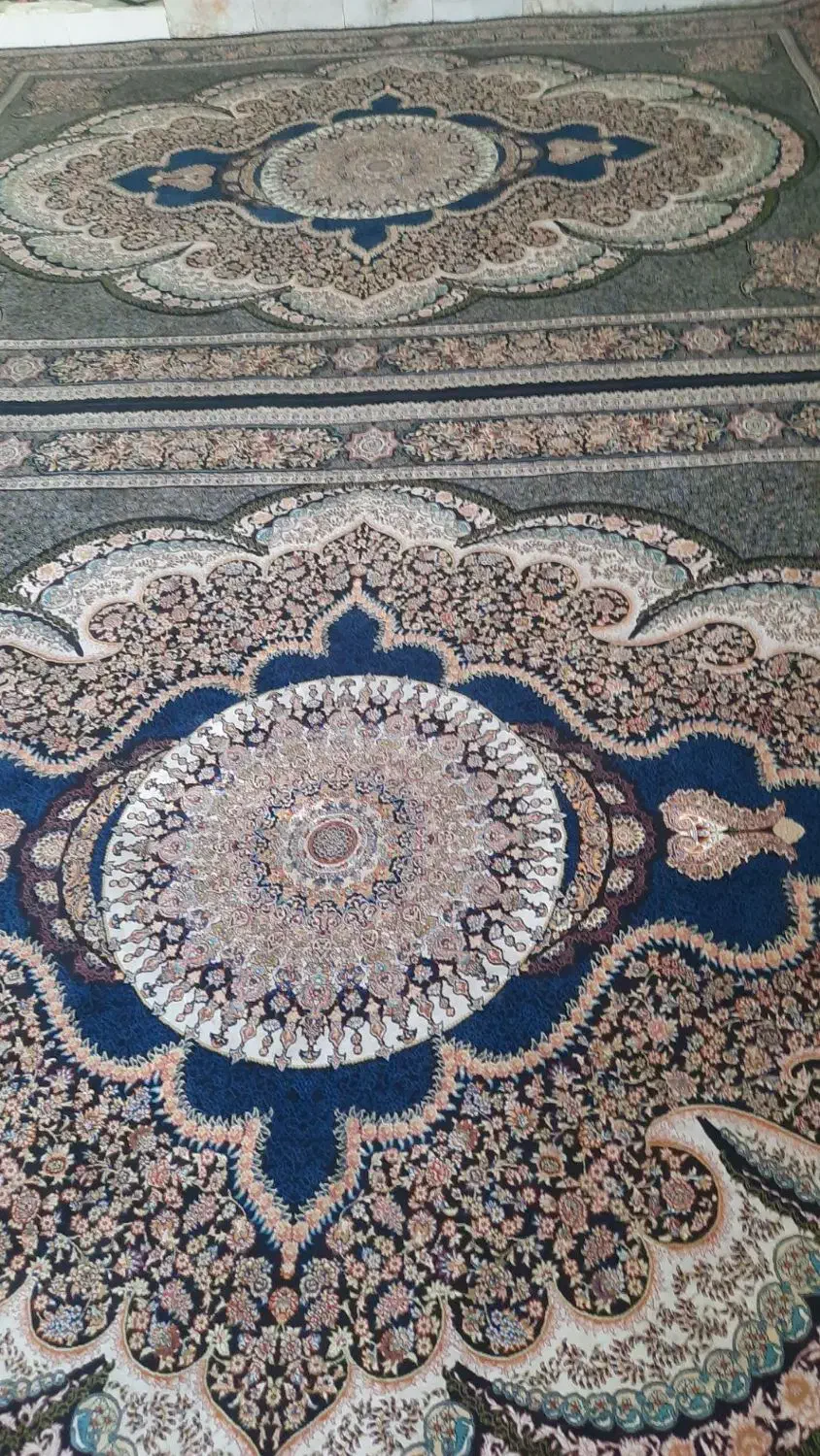 دوتخته فرش ۱۰۰۰شانه تراکم۳۰۰۰ پرگوشت جنس خوب|فرش|مشهد, شهید معقول|دیوار