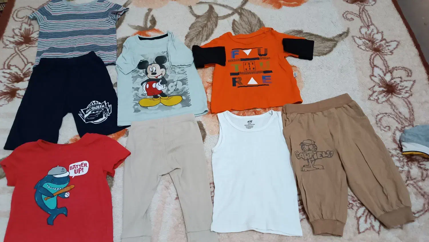 تعدادی لباس پسرانه سالم و تمیز در حد نو|کفش و لباس بچه|کرمان, |دیوار