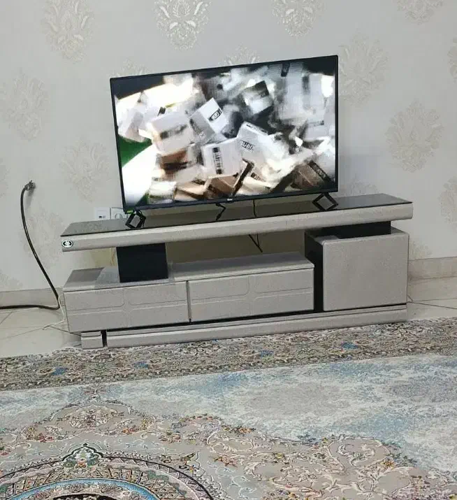 زیر تلویزیونی نو|میز تلویزیون|صدرا-فارس, فاز ۱|دیوار