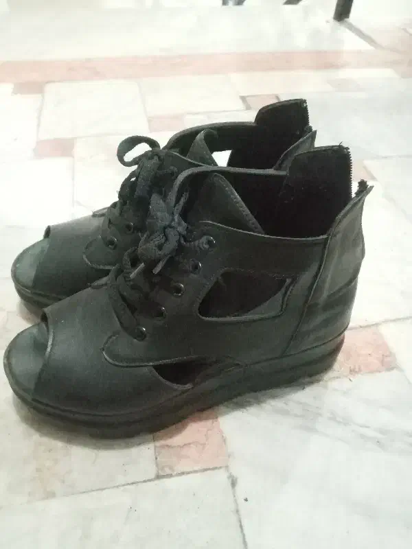 کفش زنانه|کیف، کفش، کمربند|رشت, دیانتی|دیوار