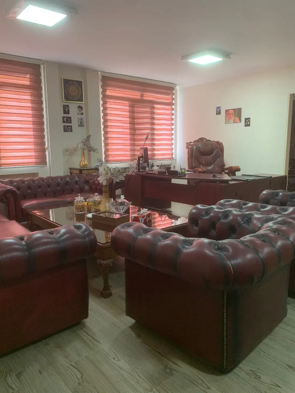 استخدام منشی خانم ترجیحا دانشجو|استخدام اداری و مدیریت|تهران, میرداماد|دیوار