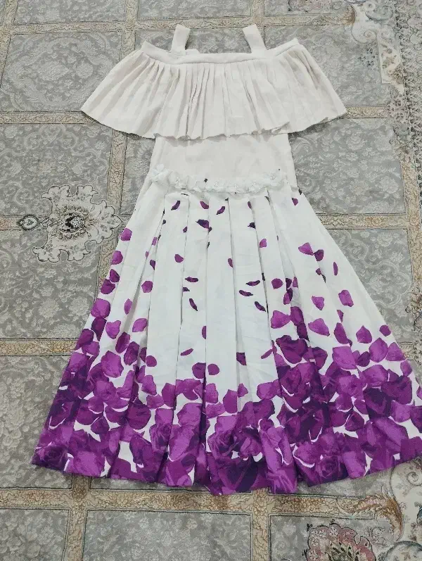 لباس مجلسی و پالتو|لباس|تربت جام, باغ سنگان سفلی|دیوار