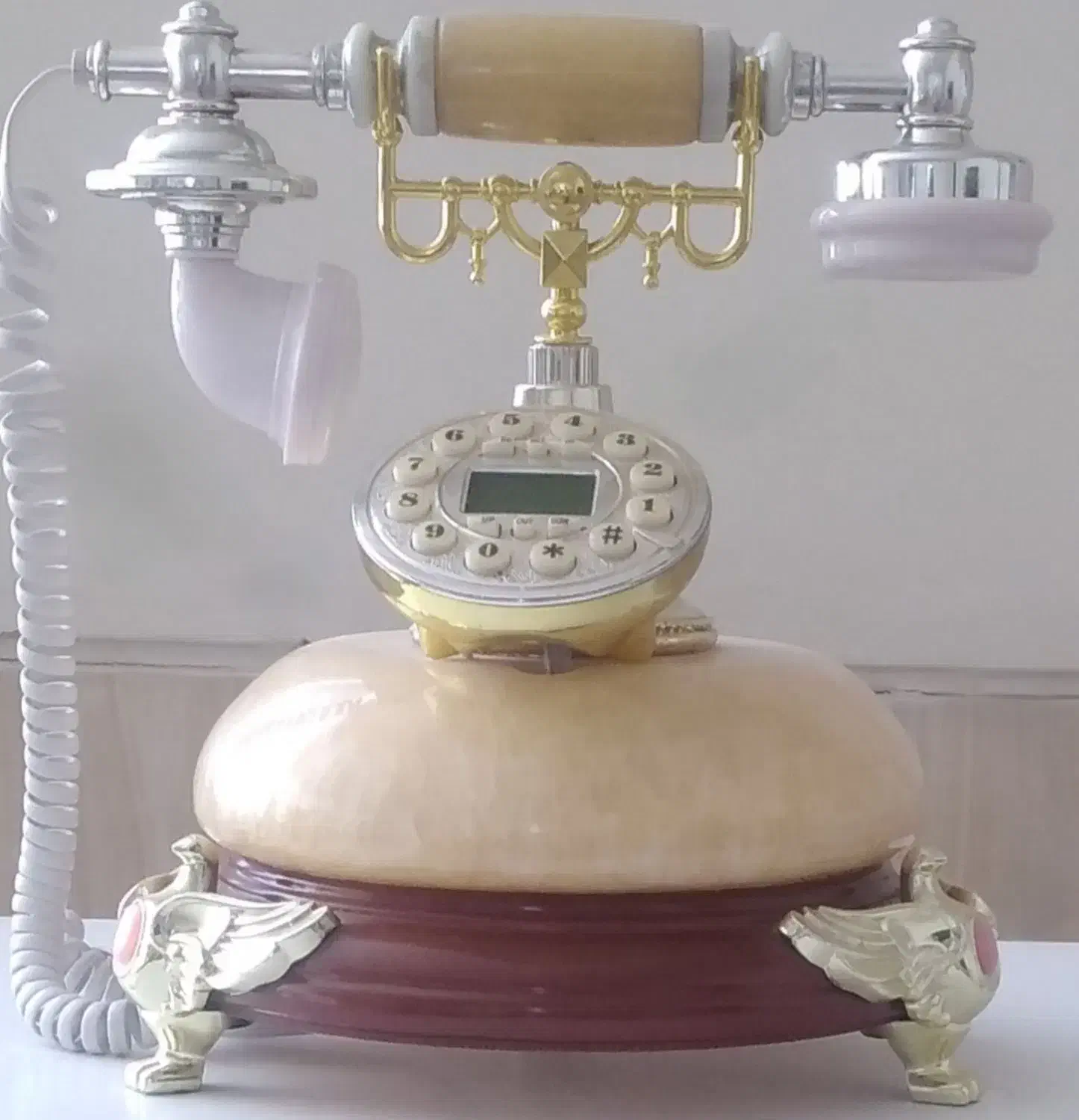 تلفن سلطنتی رو میزی|تلفن رومیزی|اصفهان, تیران|دیوار