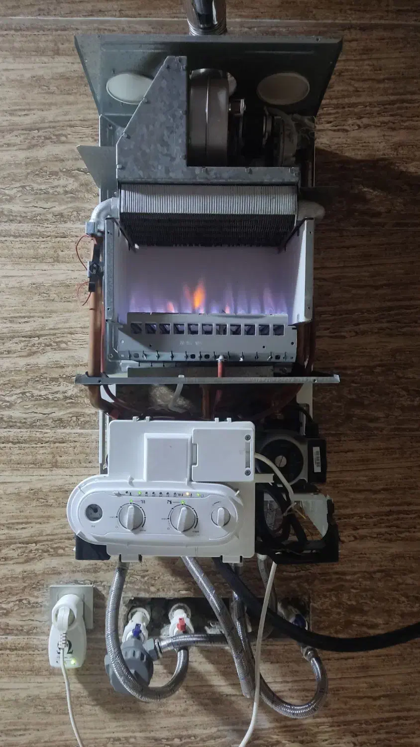 تعمیرات تخصصی پکیج دیواری با نازلترین قیمت|خدمات پیشه و مهارت|رشت, باهنر|دیوار