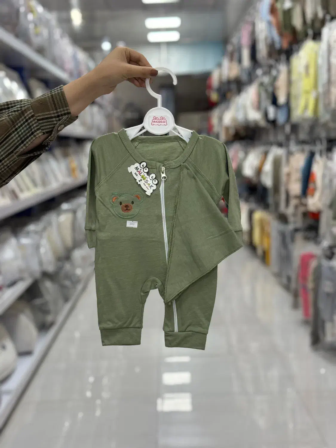 لباس نوزاد|کفش و لباس بچه|قم, سراجه (۱۵ خرداد)|دیوار