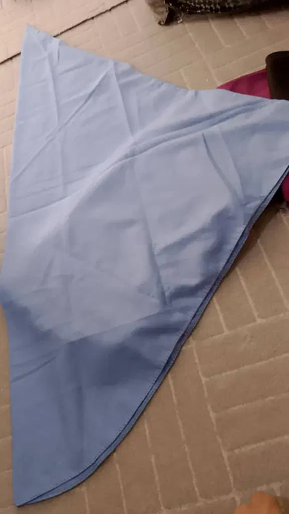 مقنعه|لباس|باینگان, |دیوار