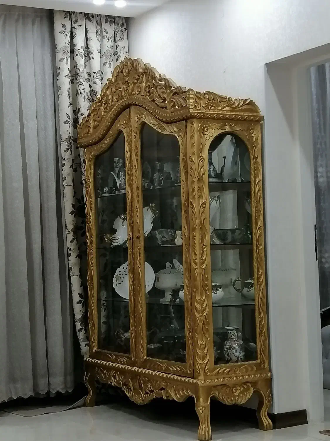 ویترین در حد نو|بوفه، ویترین، کنسول|شاهین‌شهر, شهرک پردیس|دیوار