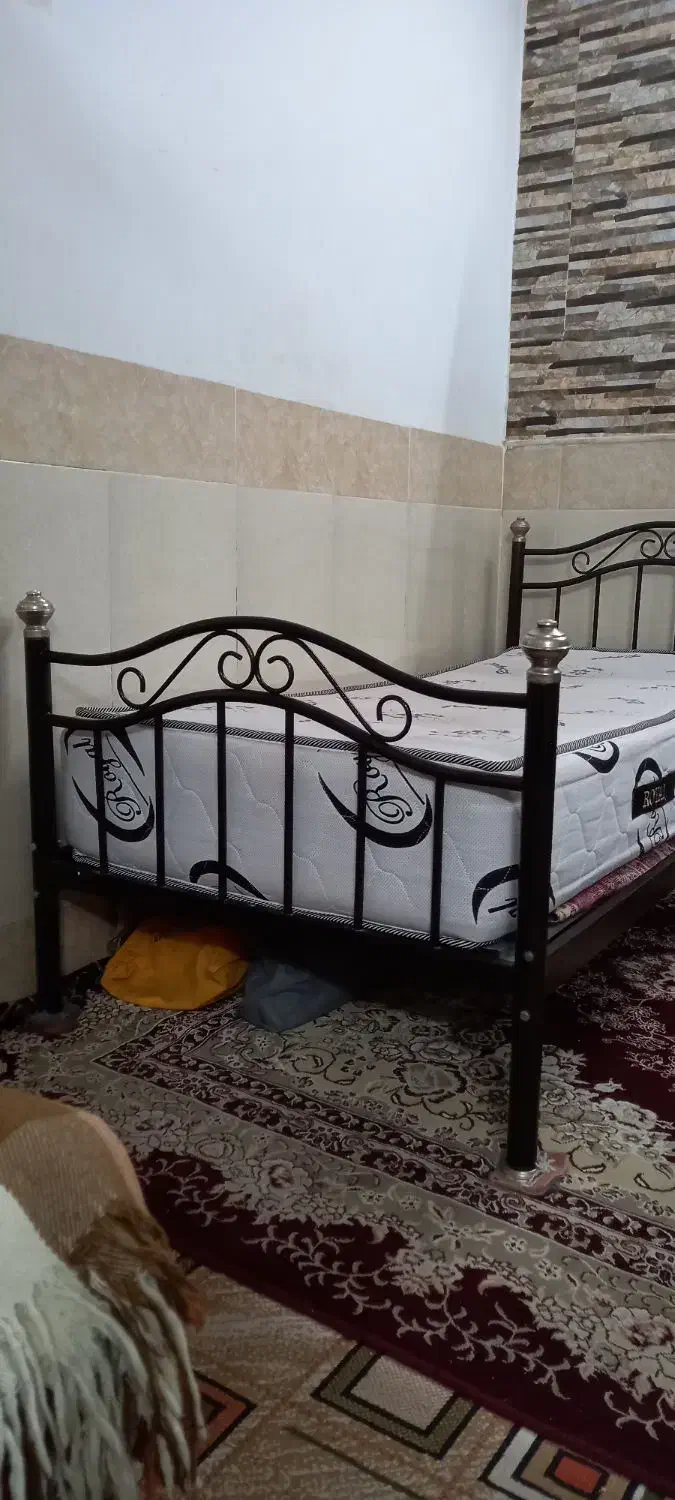 یکنفره ودونفره فلزی بدون تشک|تشک تختخواب|قم, قم نو|دیوار