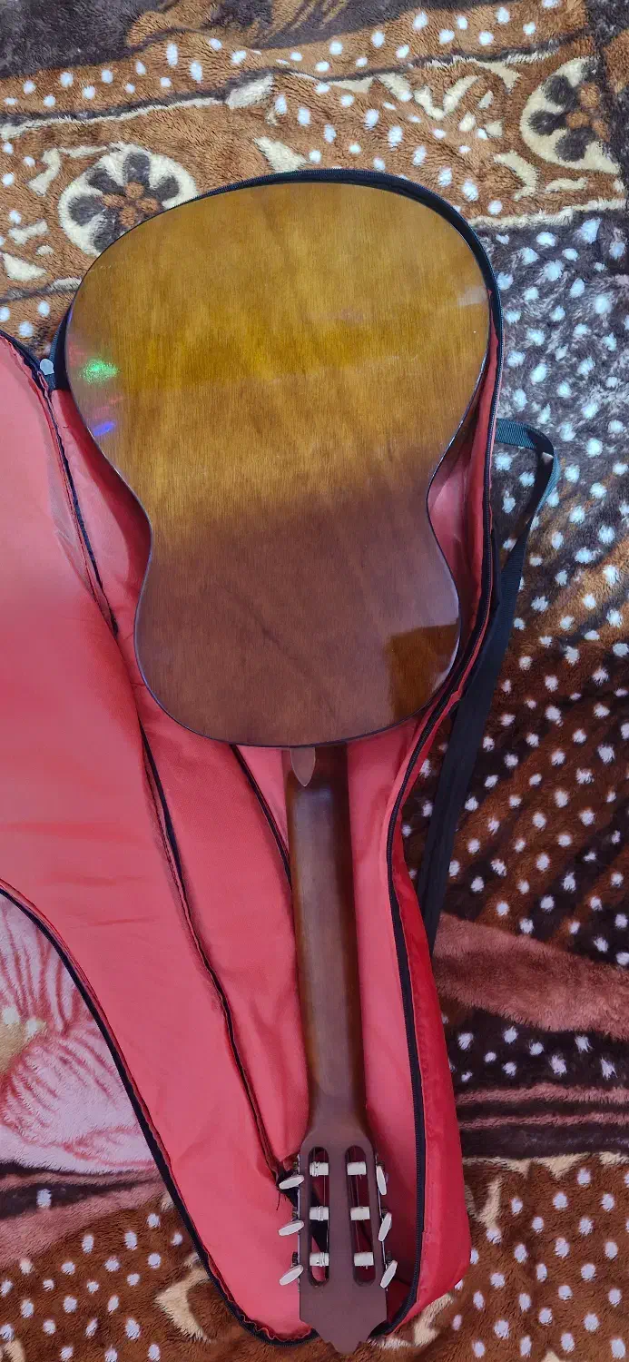 گیتار یاماها c40|گیتار، بیس، امپلیفایر|اهر, |دیوار