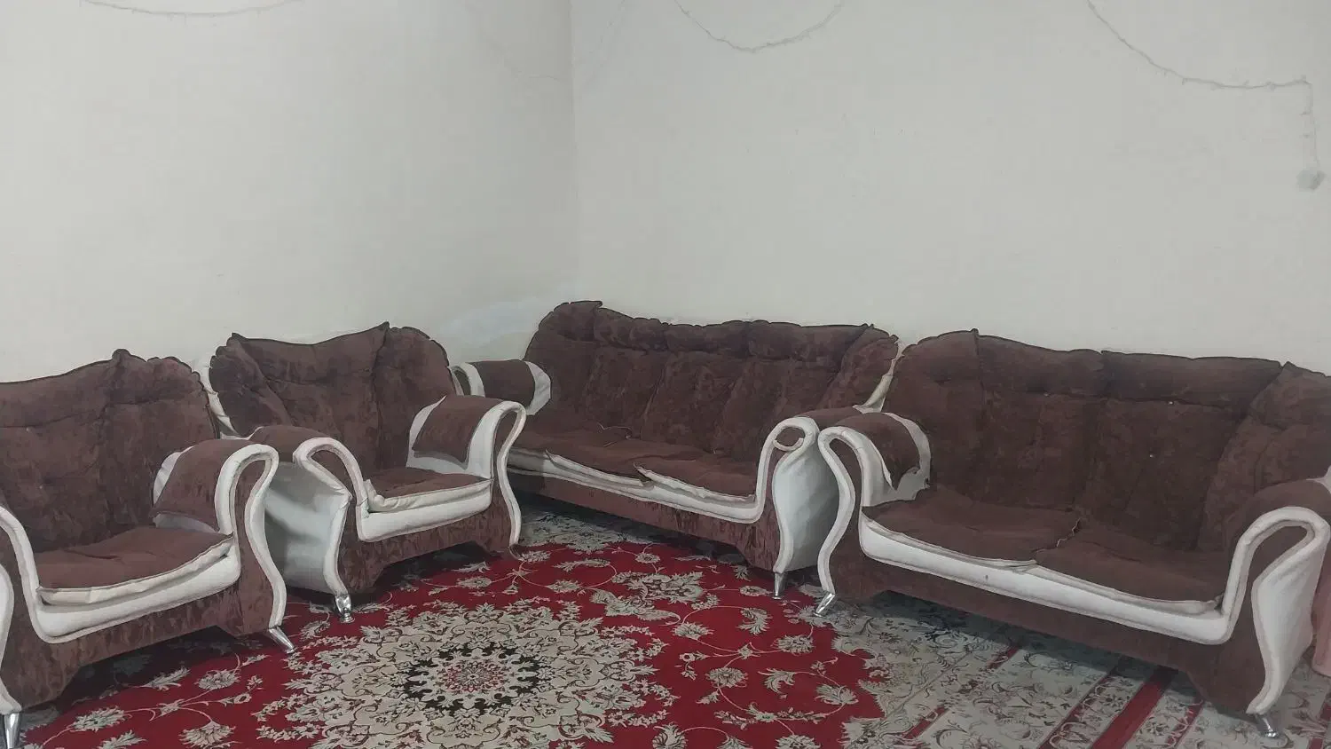 مبل راحتی بسیار تمییز ۵۰۰ هزارتومان|مبلمان خانگی و میز عسلی|مشهد, رضاییه|دیوار