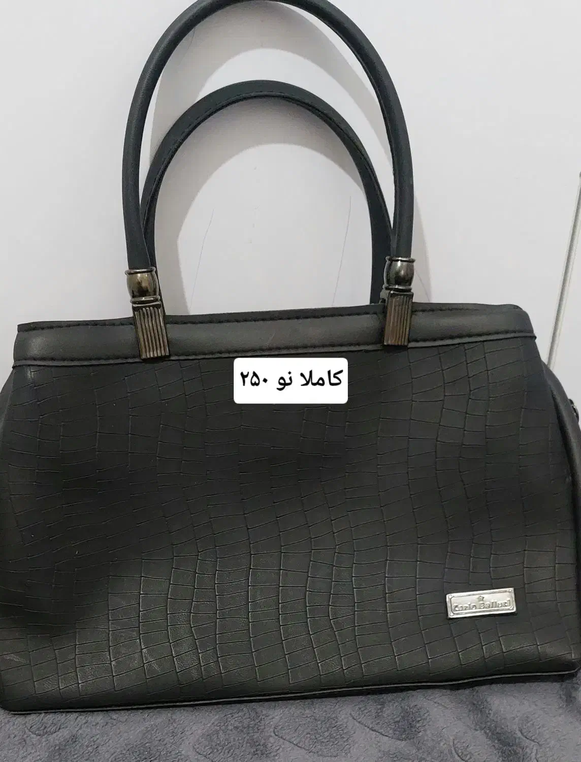 مقداری کیف و لباس|لباس|بیرجند, |دیوار