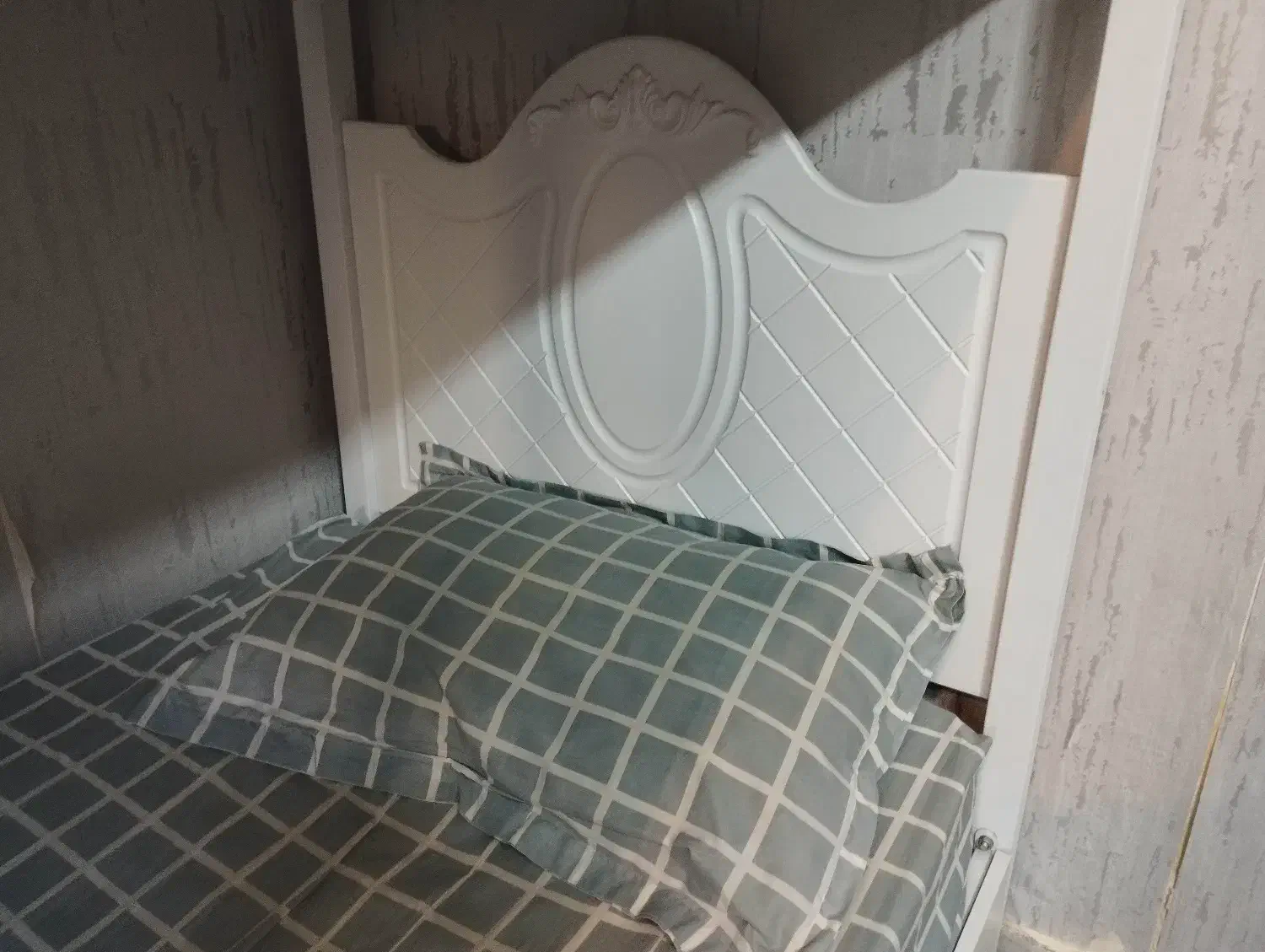 تخت دو طبقه|تخت و سرویس خواب|اندیشه, اندیشه فاز ۱|دیوار