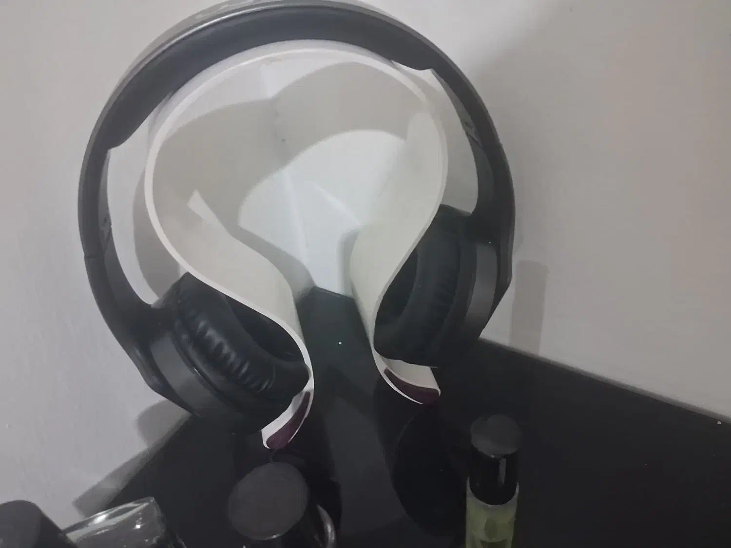 هدفون وهندفری|پخش‌کننده همراه|پرند, فاز ۶|دیوار