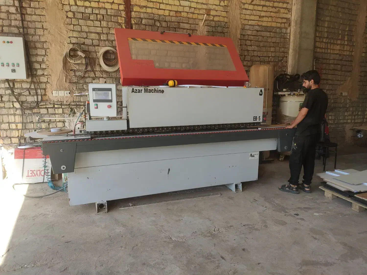 دورکن لبه چسبان مکنده پمپ باد کابل تابلو برق|ماشینآلات صنعتی|قم, بیست متری ولیعصر|دیوار