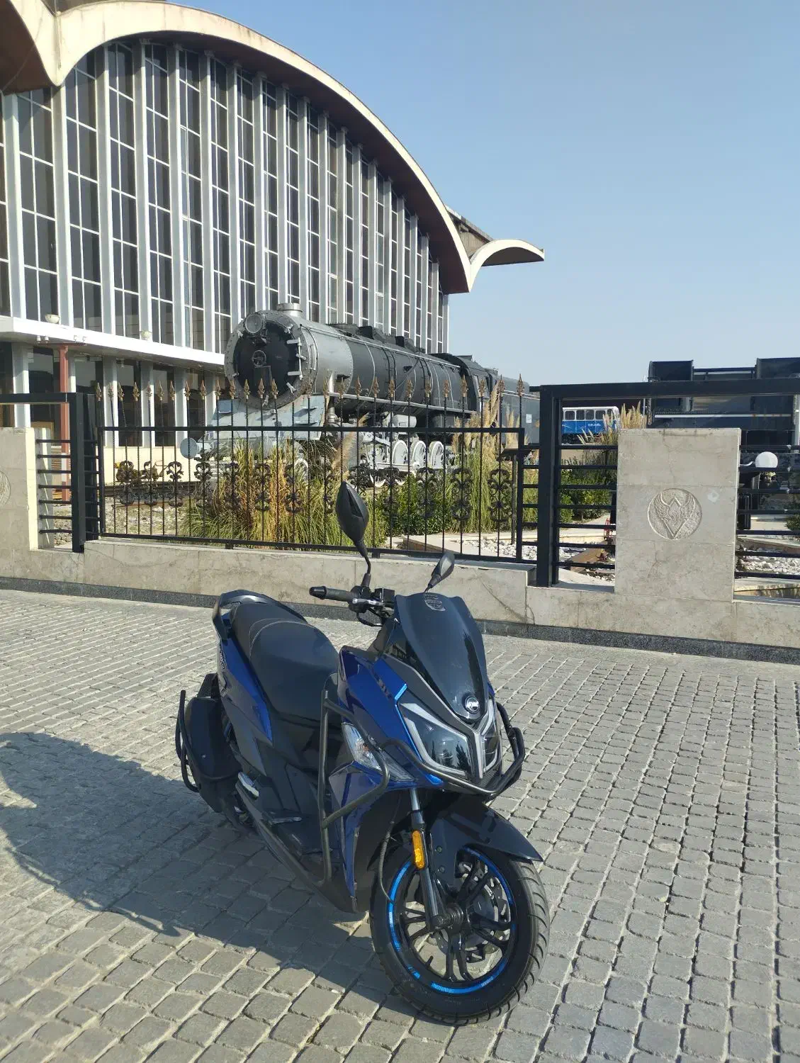 j200|موتورسیکلت|مشهد, طلاب|دیوار