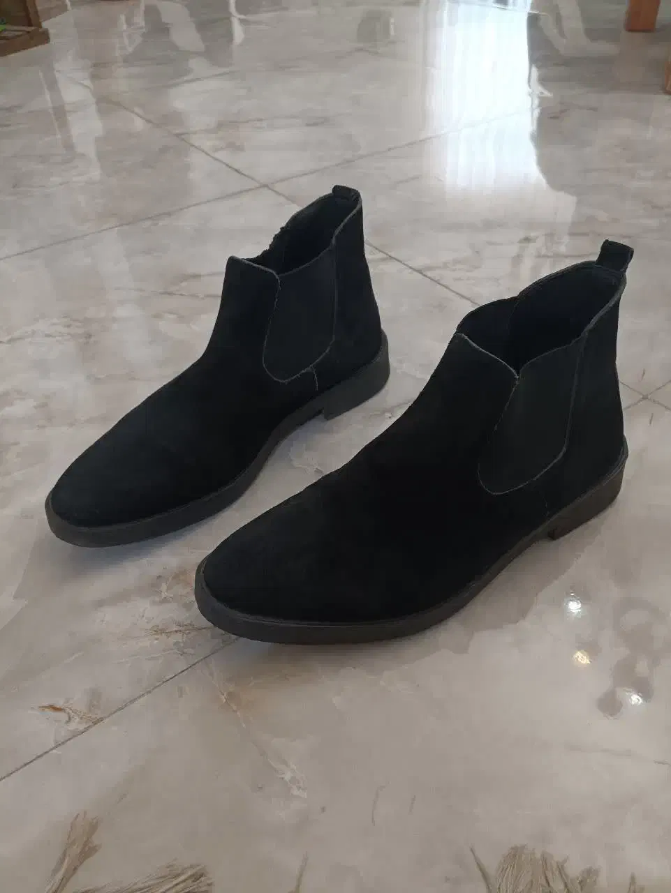 کفش|کیف، کفش، کمربند|اندیشه, اندیشه فاز ۳|دیوار