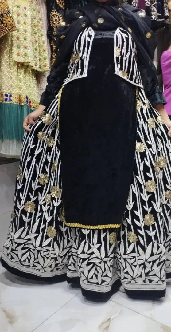 لباس محلی|لباس|مسجد سلیمان, |دیوار