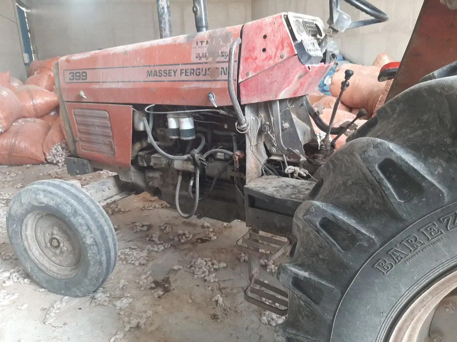 تراکتور۳۹۹ انگلیسی|خودرو سنگین|بنارویه, |دیوار