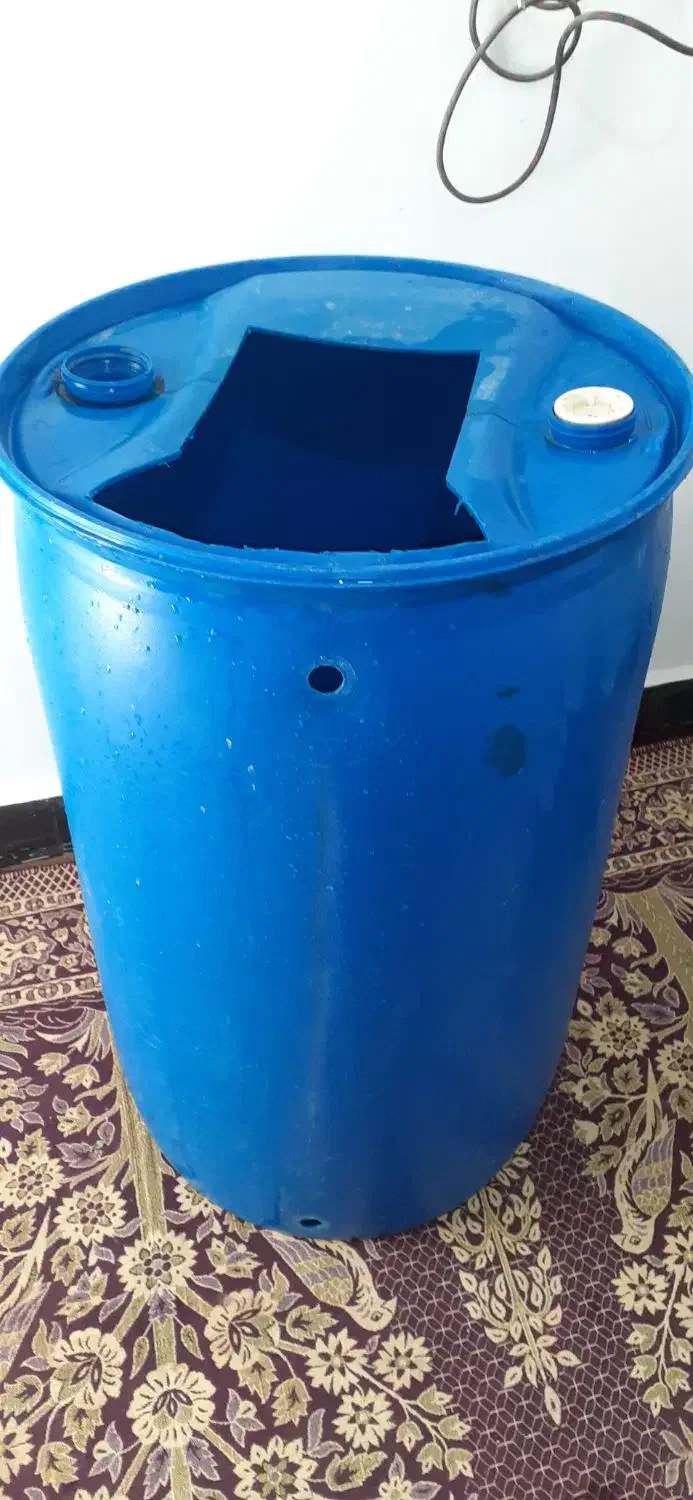 بشکه ۲۲۰ لیتری و چهار پایه یک متر و ده|حراج|بندر ماهشهر, |دیوار