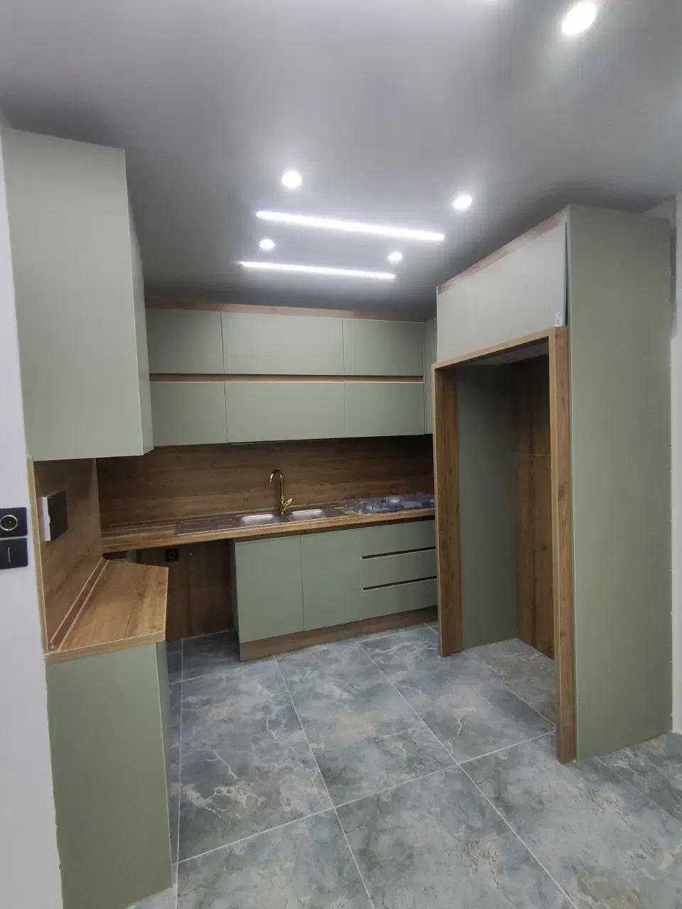 65متر طبقه دوم پارکینگ سندی در غرب استان تهران|فروش آپارتمان|تهران, شیراز|دیوار