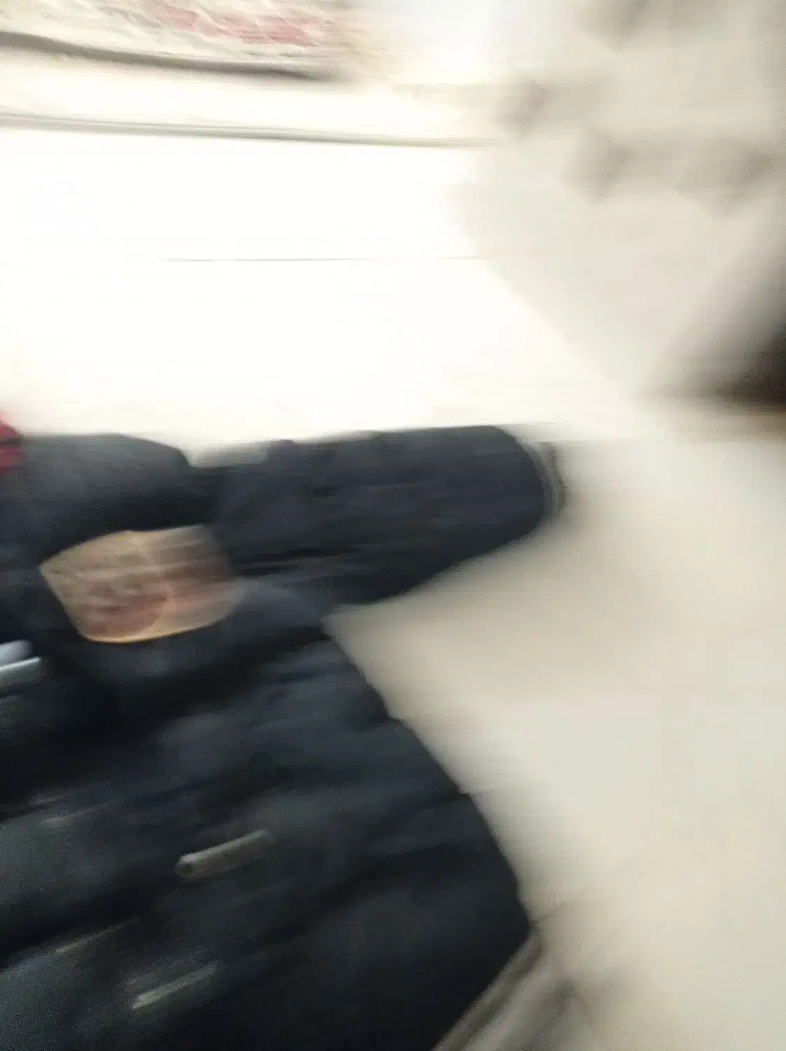 کاپشن|لباس|مسجد سلیمان, |دیوار