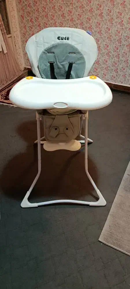 صندلی کودک|اسباب و اثاث بچه|ملایر, |دیوار