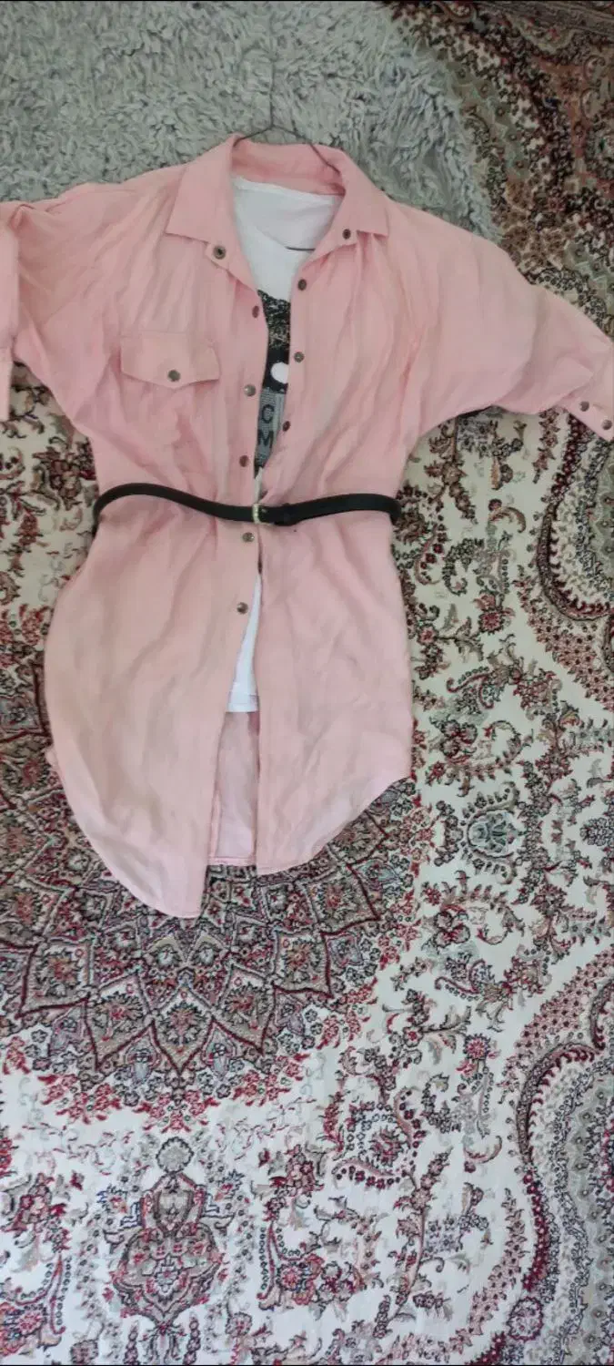 تعدادی لباس|لباس|اردبیل, |دیوار