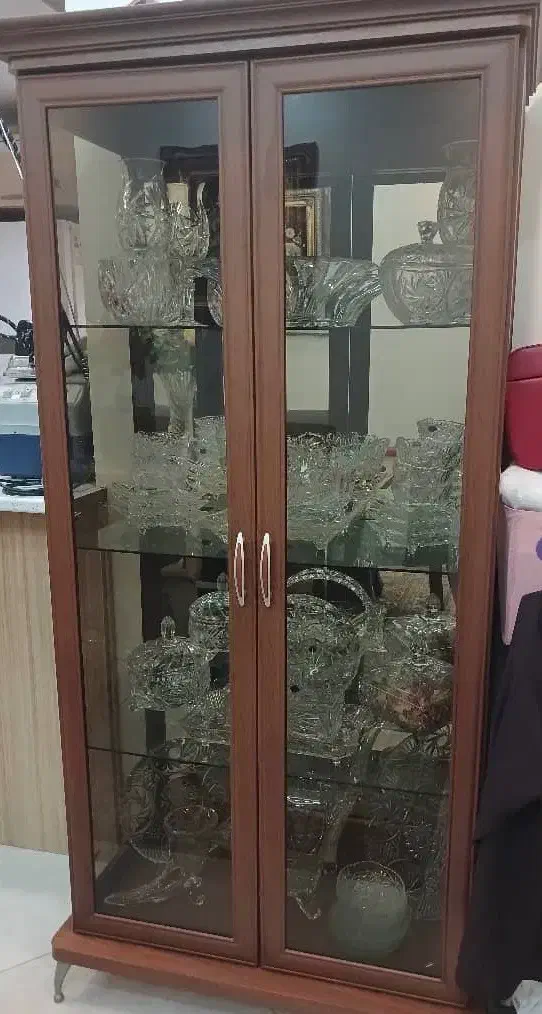 ویترین چوبی گردویی سالم|بوفه، ویترین، کنسول|فردیس, منظریه|دیوار