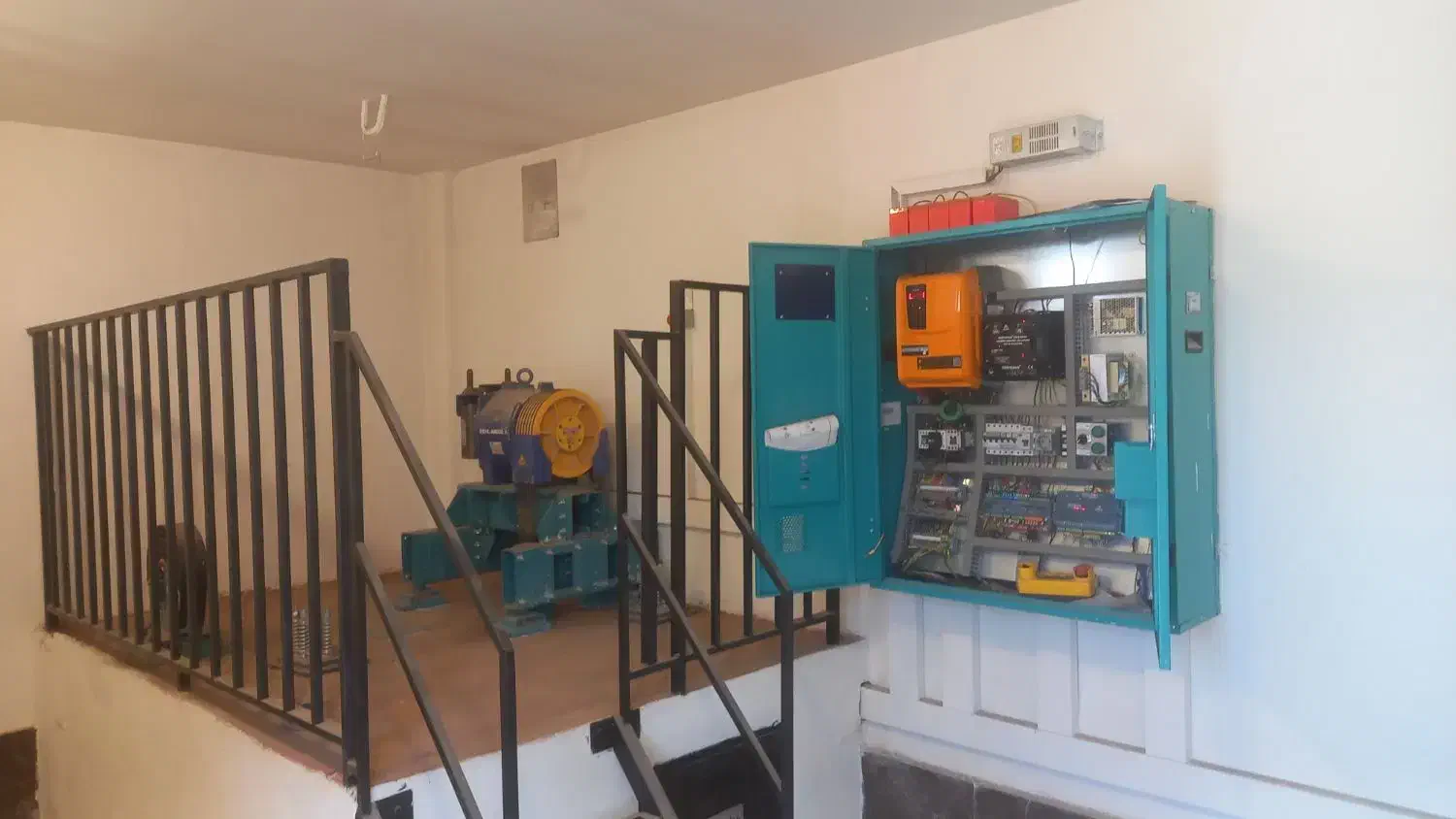 استخدام تکنسین سرویس ونگهداری آسانسور|استخدام صنعتی، فنی، مهندسی|تهران, هروی|دیوار