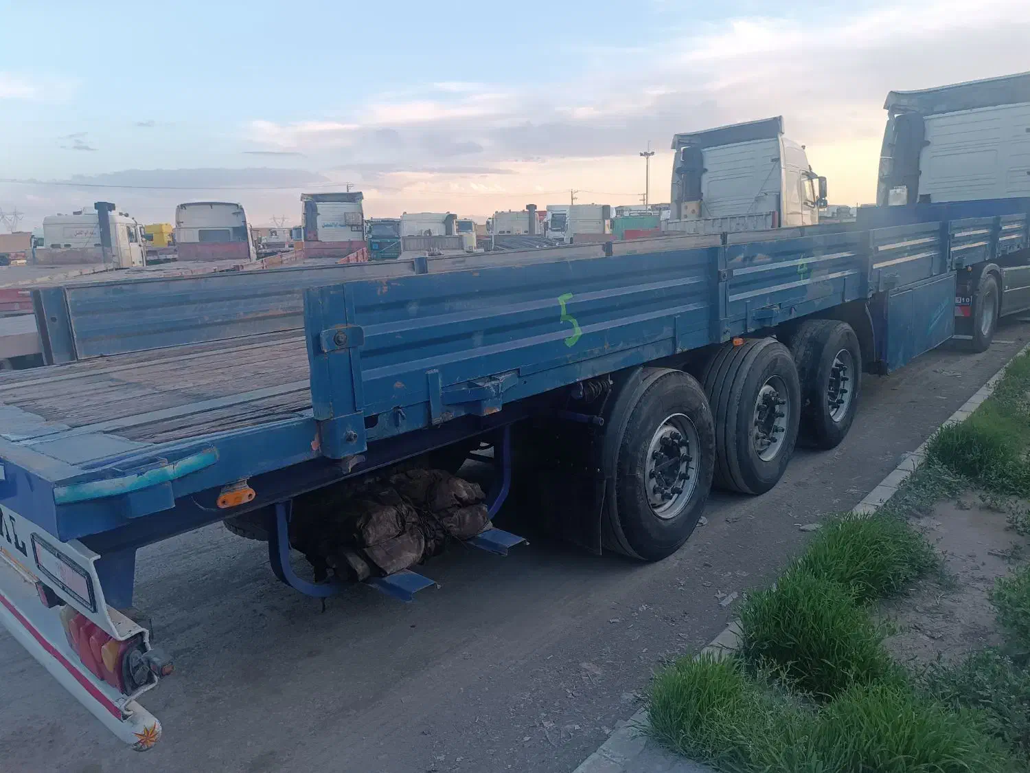 کفی|خودرو سنگین|نیشابور, مازول|دیوار