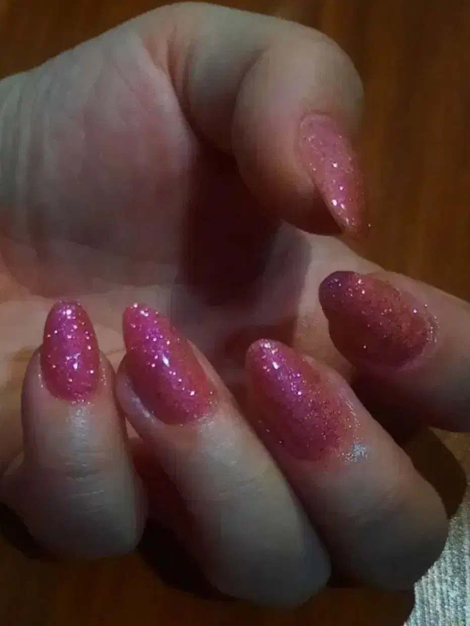 کاشت و ترمیم ناخن دست وپا در منزل|خدمات آرایشگری و زیبایی|رشت, کوی مهر|دیوار