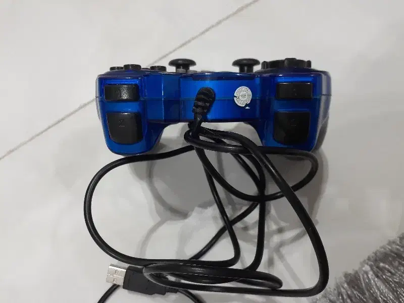 دسته بازی پی‌سی|کنسول، بازی ویدئویی و آنلاین|پرند, فاز ۱|دیوار