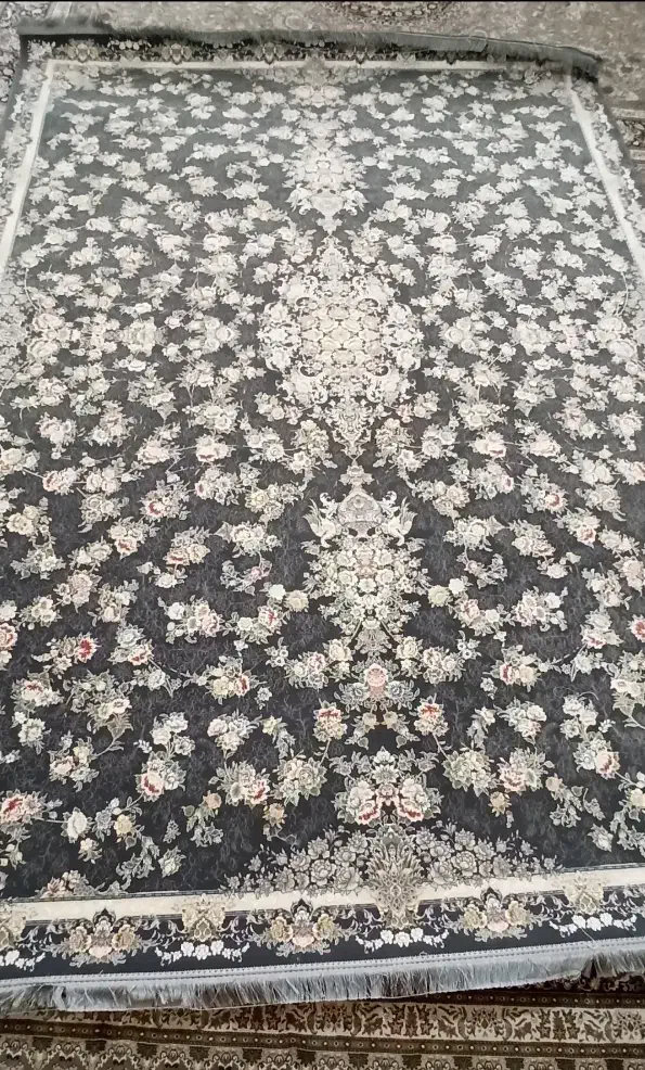 ۴ تا فرش ۹ متر ۱۲۰۰ شانه تراکم ۳۶۰۰ گلبرجستهه پلمپ|فرش|نورآباد, |دیوار