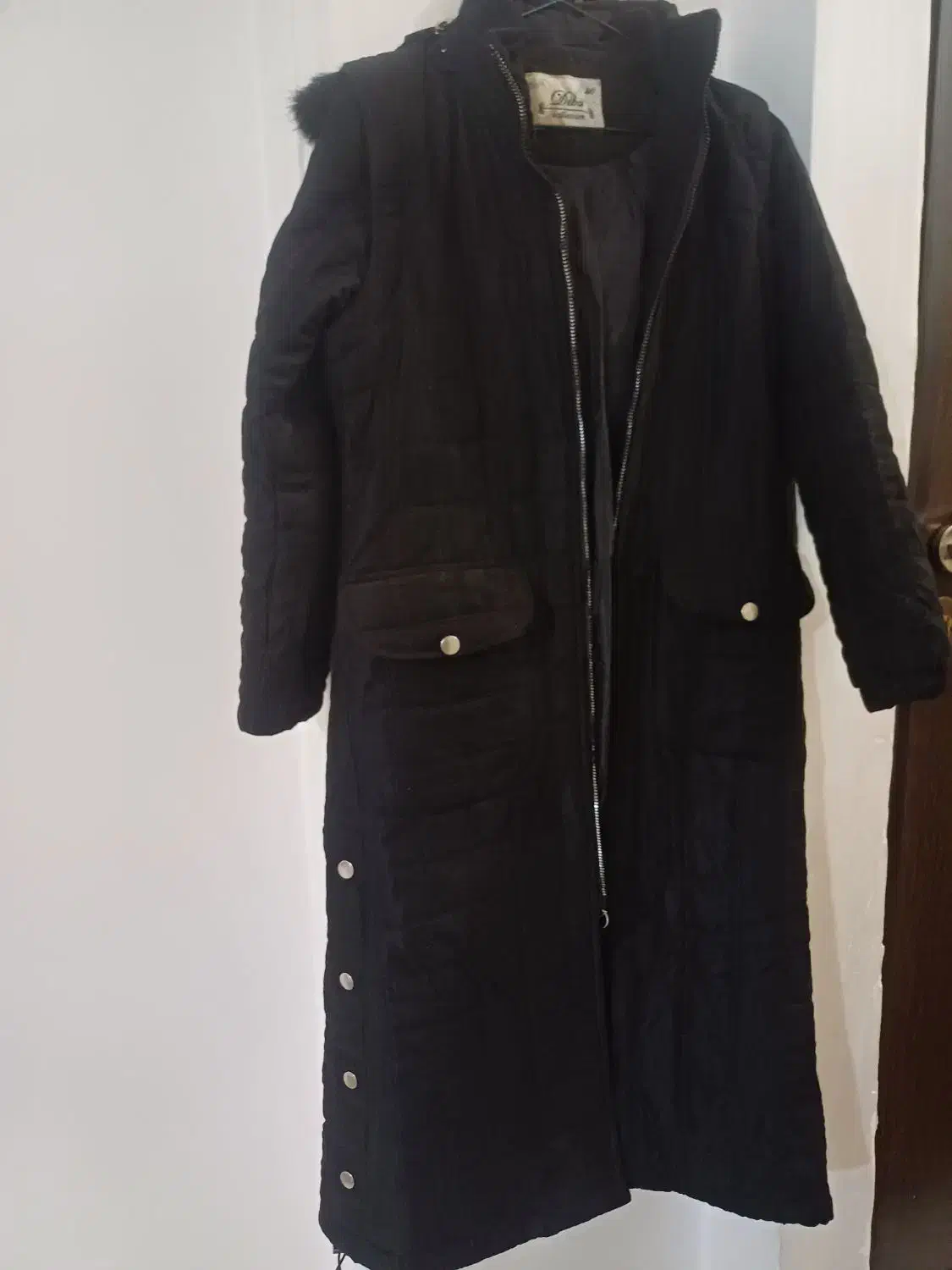 پالتو|لباس|کرج, حصارک پایین|دیوار