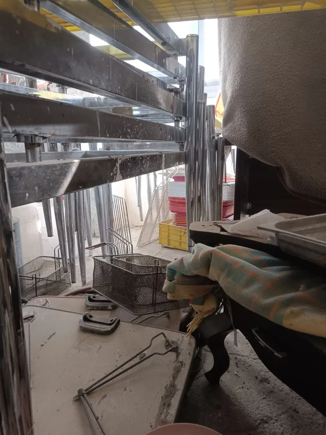 فروش‌ده‌مترکانال‌کولر.میز‌شیشه‌ای.سه‌عدد‌فن‌سالم|میز و صندلی غذاخوری|طرقبه, |دیوار