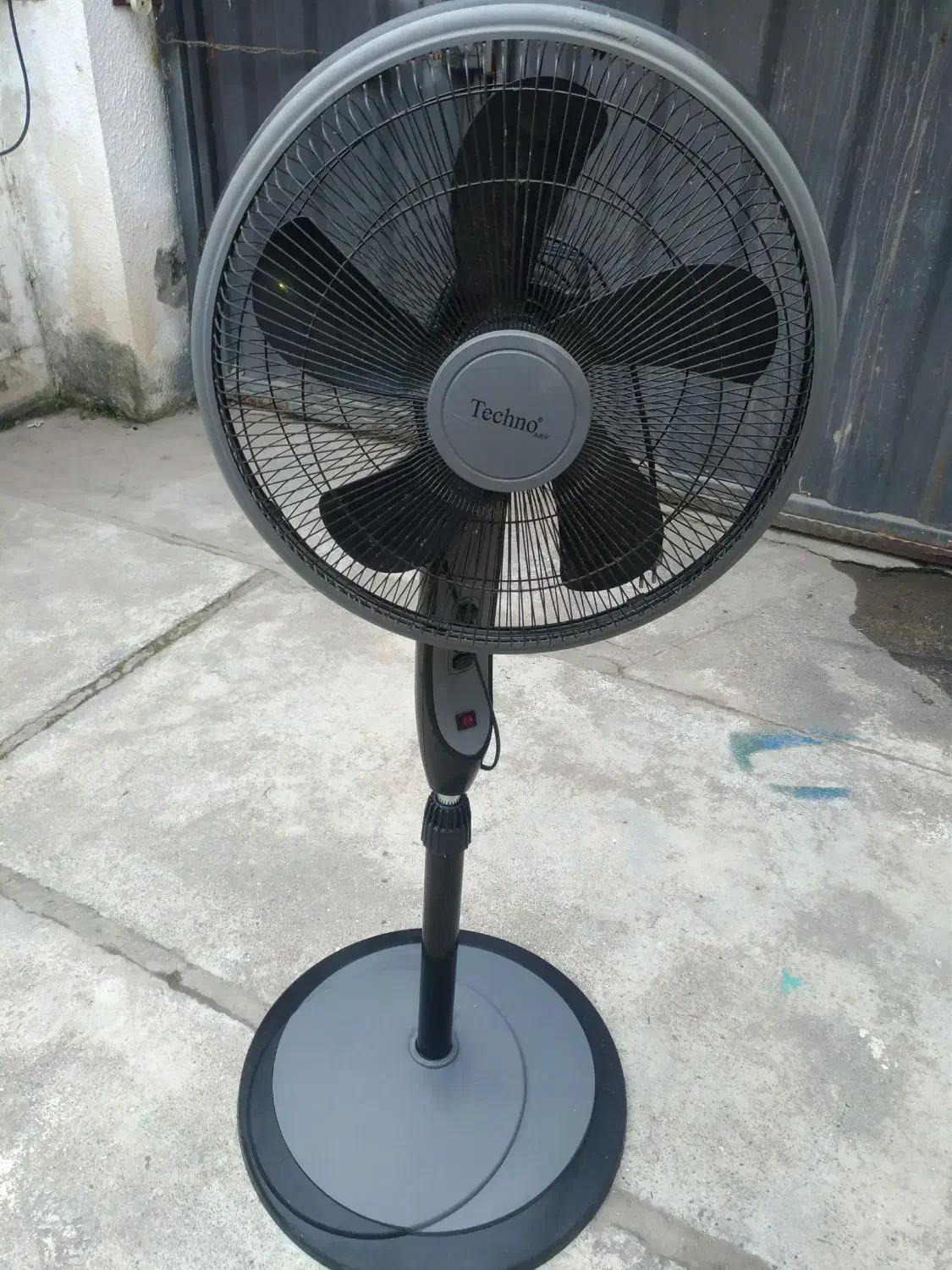 پنکه در حد نو واقعی|پنکه و تصفیه‌کنندهٔ هوا|نوشهر, |دیوار