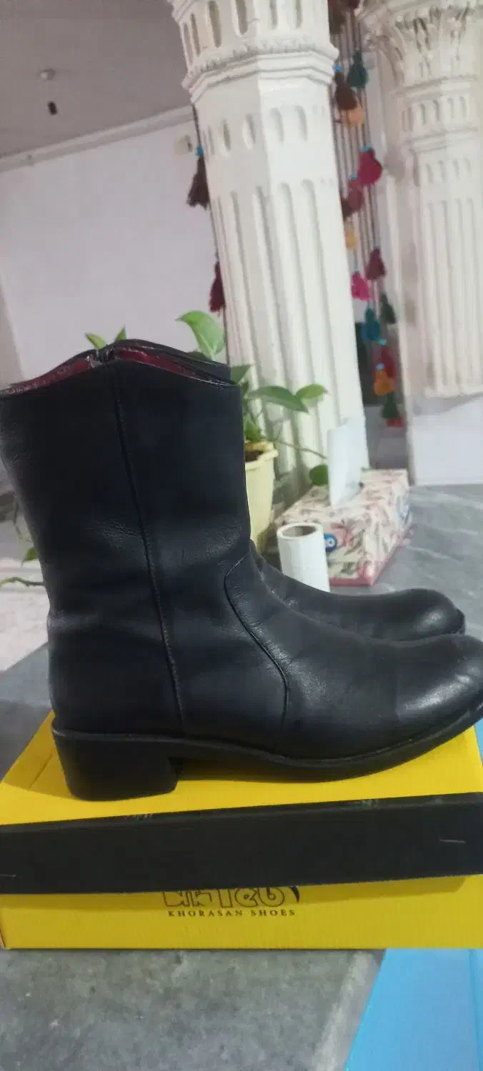 نیم بوت چرم|کیف، کفش، کمربند|آشخانه, |دیوار