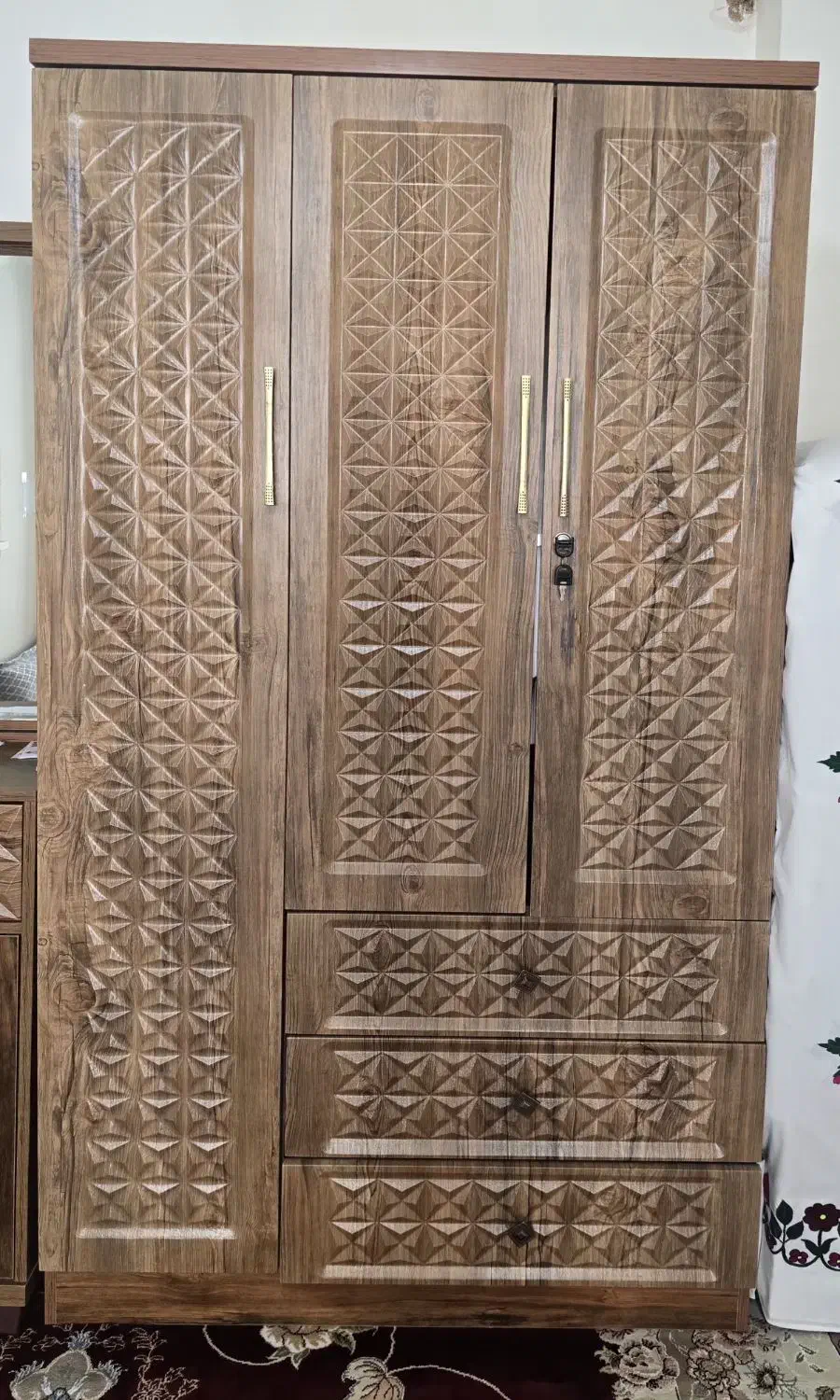 کمد|جاکفشی، کمد، دراور|قم, شهر قائم|دیوار