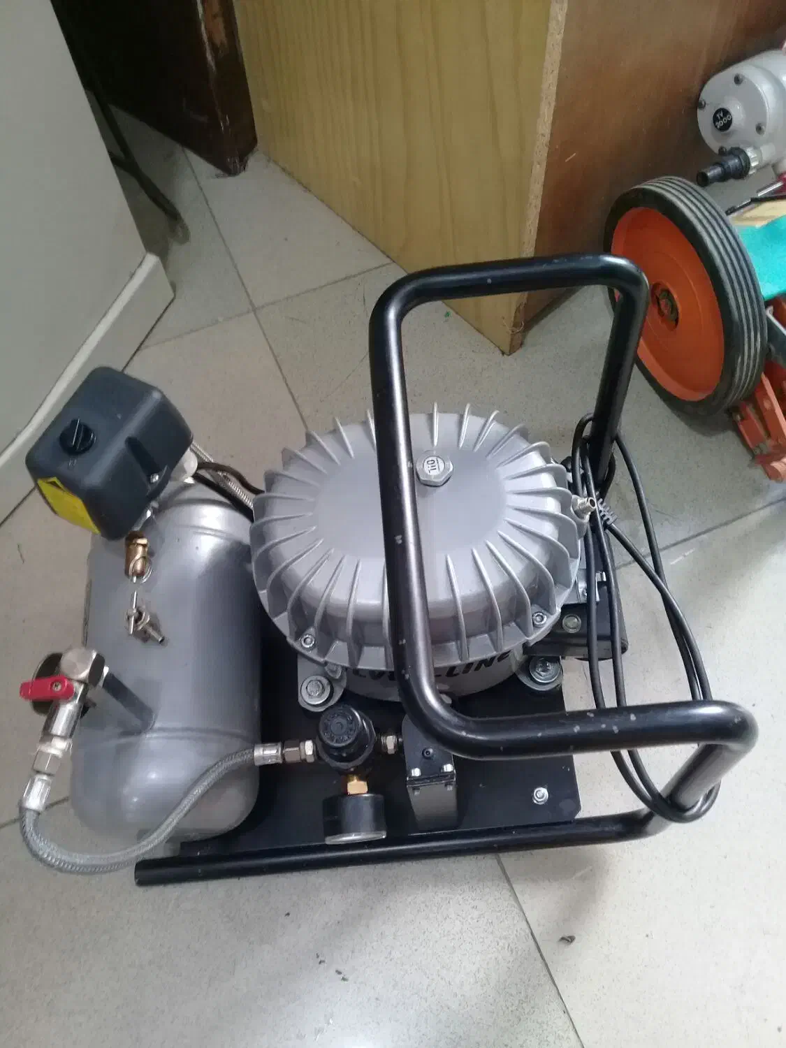 پمپ باد آنتیک germani|کلکسیون اشیاء عتیقه|اسلامشهر, مظفریه|دیوار